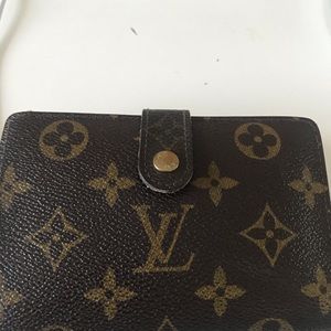 Authentic Vintage monogram Louis Vuitton Wallet with Date  code. Made in Spain.